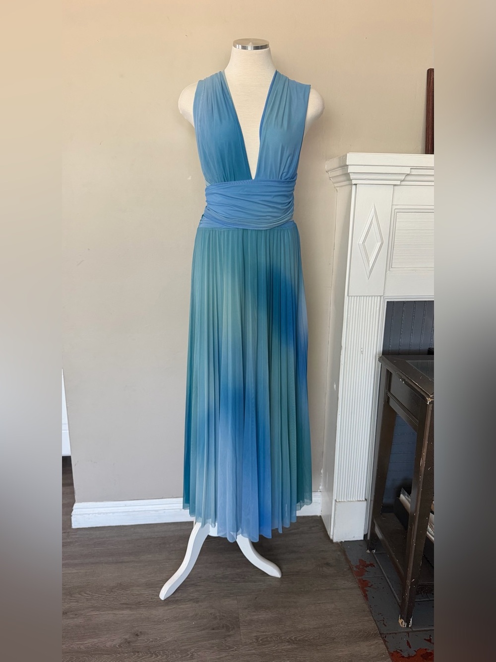 Abercrombie & Fitch Blue-Green Gradient Pleated V-Neck Maxi Dress